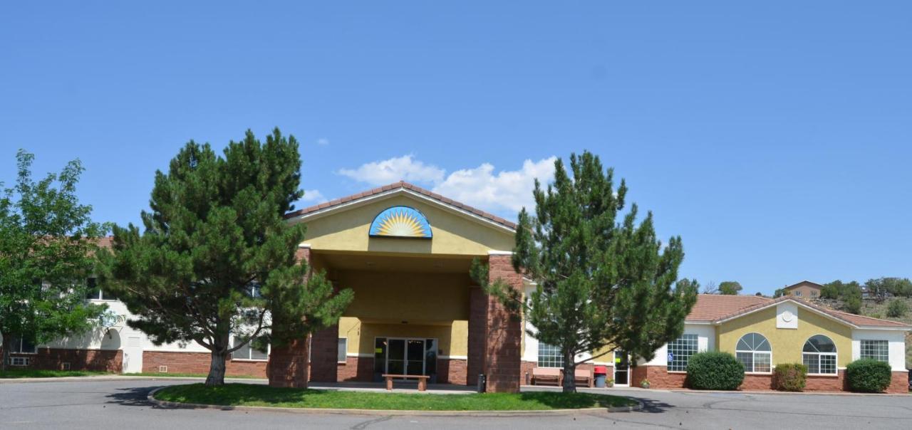 Days Inn By Wyndham Capitol Reef Torrey Exterior photo