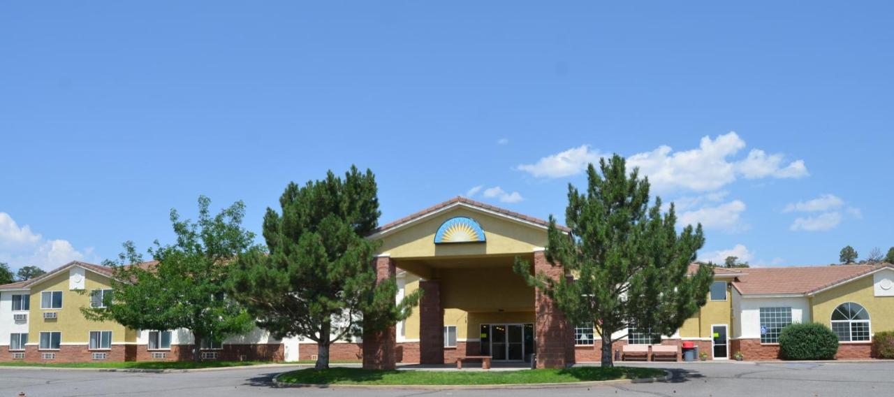 Days Inn By Wyndham Capitol Reef Torrey Exterior photo