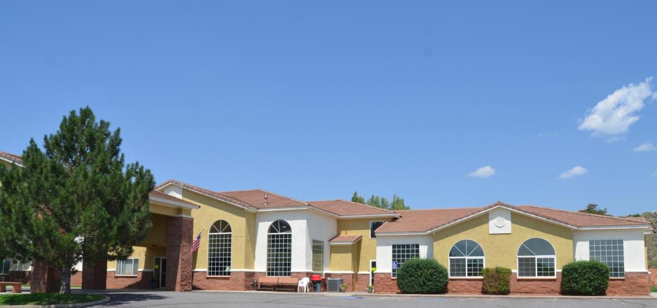 Days Inn By Wyndham Capitol Reef Torrey Exterior photo