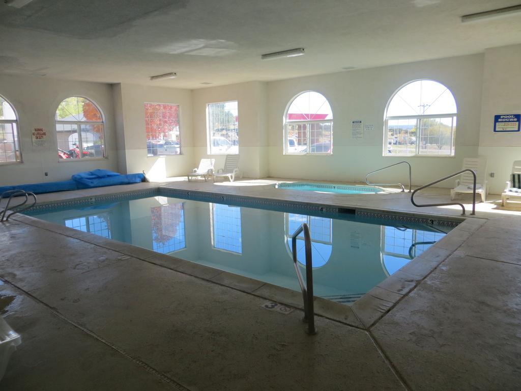 Days Inn By Wyndham Capitol Reef Torrey Exterior photo